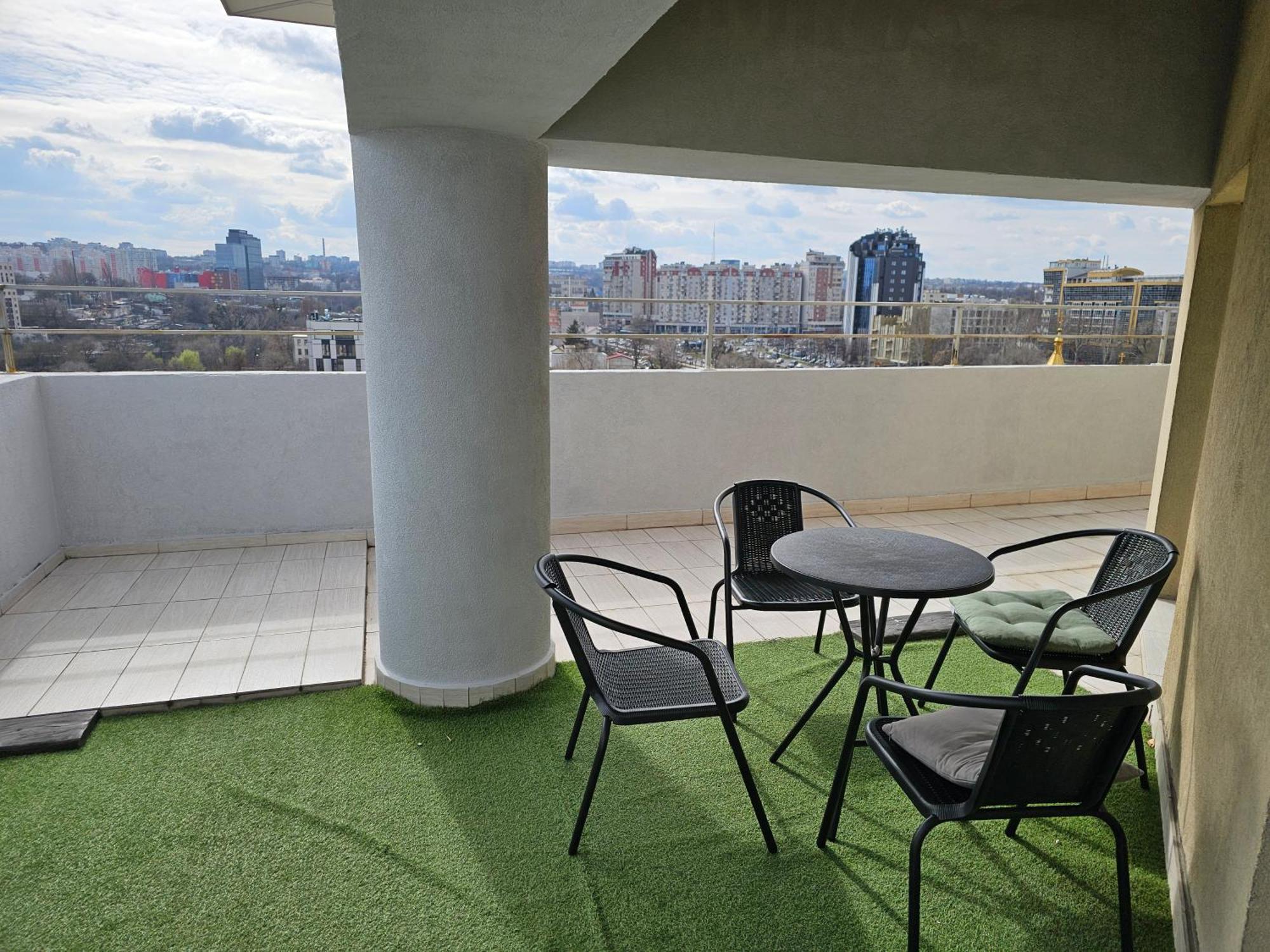 Apartament With Terras Chişinău Esterno foto